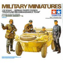 German Panzer Division recce team, Schwimmwagen crew