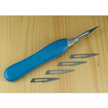 Plastic scalpel handle w. 5 x #10 blades